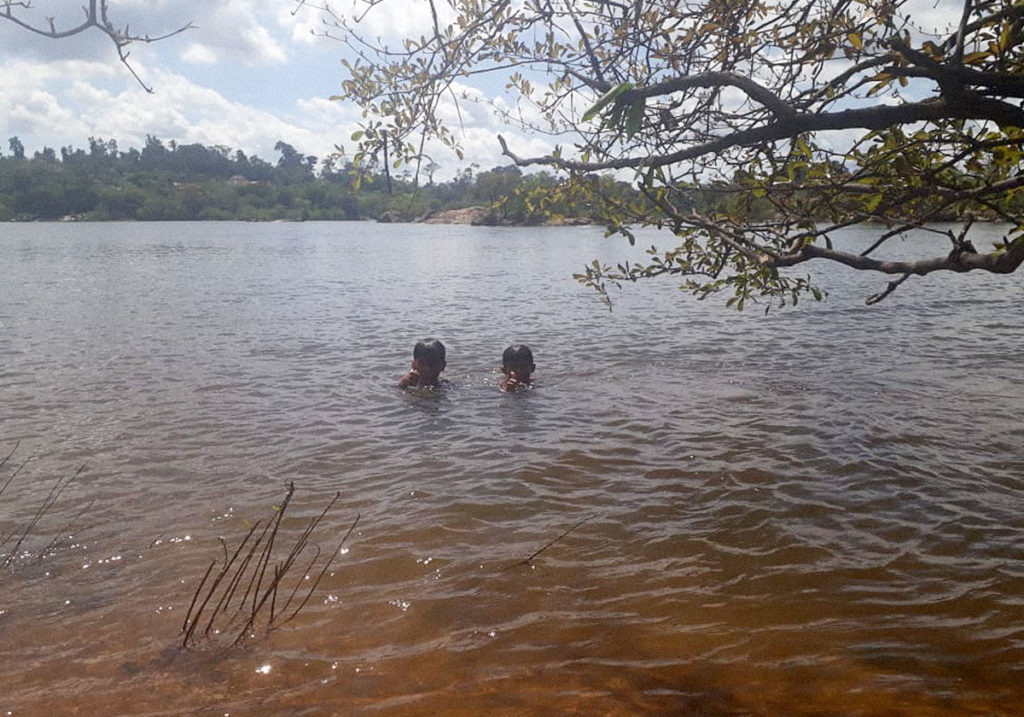 Seis anos após construção da barragem de Belo Monte, mulheres da Volta Grande do Xingu alertam para o colapso da região.