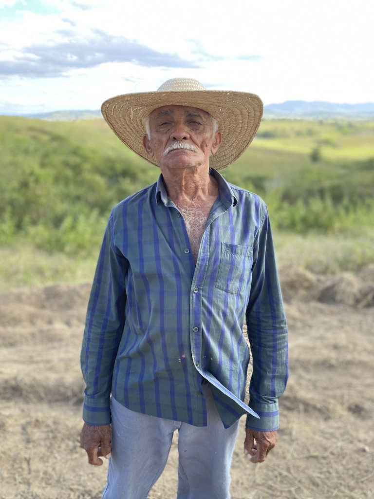 Agricultor de algodão agroecológico em Ingá (PB)