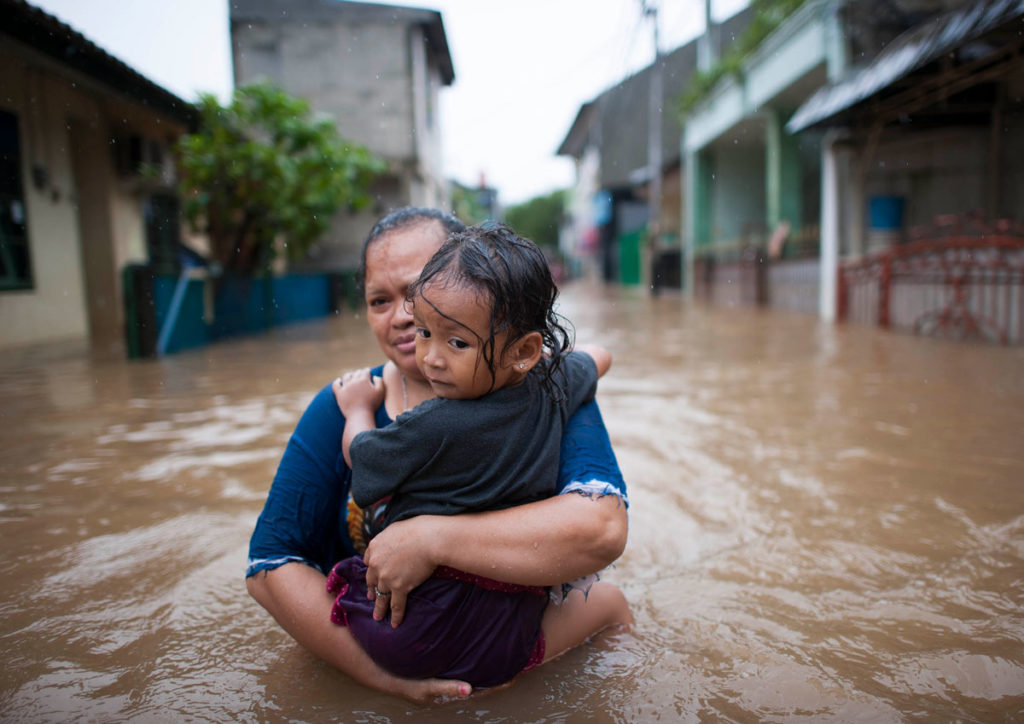 Documento da ONU traz dados e informações para mostrar as relações entre crise climática e violência contra mulheres e meninas.